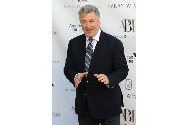 Immer der Entertainer, immer der Gentleman, immer auf den Punkt scharfzüngig – so kennt man Alec Baldwin eigentlich. Doch de...