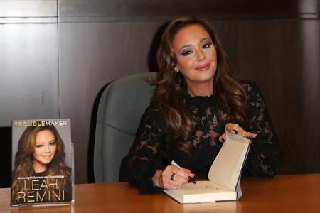 Etwas älter, aber keineswegs eingestaubt, ist die Biografie von TV-Star Leah Remini. Der Hype war groß, als 