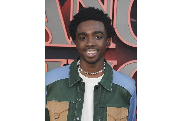 ...Caleb McLaughlin hat als Lucas Sinclair ein Auge auf Max geworfen, und die Funken flogen bereits zwischen den beiden. Bei...