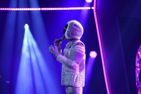 Der Astronaut begeisterte erneut alle mit seinem Auftritt. Nicht nur Gastjuror Sasha hatte (trotz tropischer Temperaturen) ü...