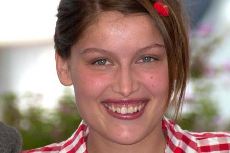 Supermodels gelten immer als Inbegriff der Perfektion. Laetitia Casta (37) hat es trotz schiefer Zähne an die Spitze des Mod...