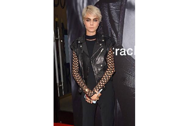 Diese Augen verzaubern Menschen weltweit: Seit Cara Delevingne 2010 als Model entdeckt und blitzartig berühmt wurde, gilt si... Diese Augen verzaubern Menschen weltweit: Seit Cara Delevingne 2010 als Model entdeckt und blitzartig berühmt wurde, gilt si...