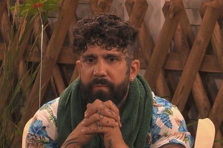 Chris ist Youtuber mit knapp zwei Millionen Followern. Liegt's an seinen Tattoos? Liegt's an seinem Bart? An seinem Wissen k...