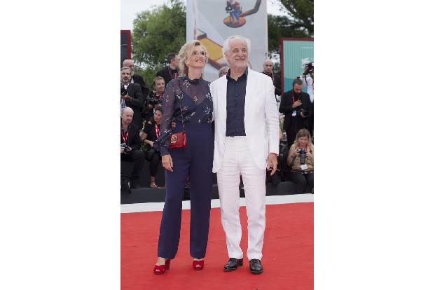 ...Schauspieler Toni Servillo (hier mit Manuela Lamanna) ist vor allem durch seine Zusammenarbeit mit Paolo Sorrentino bekan...