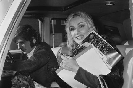 Sie überstrahlte alles - auch ihren berühmten Gatten: Sharon Tate und Roman Polanski im Rolls Royce.