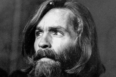 Er faszinierte seine Umgebung. Doch als die Träume des Musikers zerbrachen, flüchtete sich Charles Manson in Gewalt. Die ART...