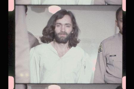 Am 29. März 1971 wurde Charles Manson zum Tode verurteilt. Weil wenig später die Todesstrafe in Kalifornien abgeschafft wurd...