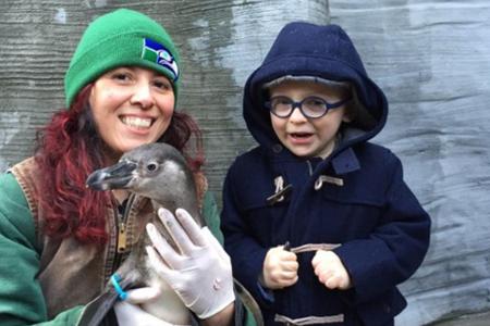 Erst durfte der Sohn von Chris Pratt (38) und Anna Faris (40) dem neuen Pinguin im Woodland Park Zoo einen Namen geben. Ein ...