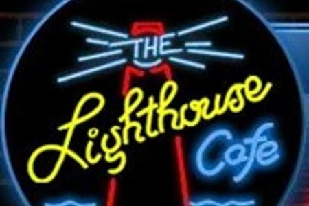 Jazz-Liebhaber können vom Lighthouse Cafe nicht genug bekommen. Genauso geht es Sebastian im Film. Er zeigt Mia den wahren J...