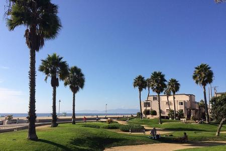 Los-Angeles-Urlauber müssen den Hermosa Pier einfach genießen. Das Meeresrauschen und die frische Luft sind betörend. Hier s...