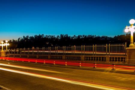 Wer sich Pasadena genau anschauen möchte, der geht am besten auf die Colorado Street Bridge. Von hier aus, gibt es nicht nur...