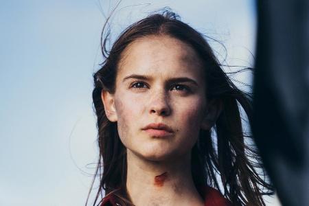 Clara Rugaard als 