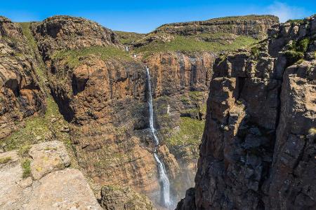 Ein afrikanischer Vertreter zählt auch zu den größten seiner Zunft. Die Tugela Falls im Royal Natal National Park bringen es...