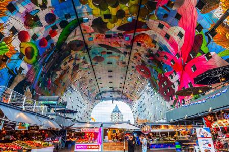 Nicht nur wegen der Architektur ist die Markthalle von Rotterdam eine Reise wert. Auch das Essen dort ist ausgezeichnet. Typ...