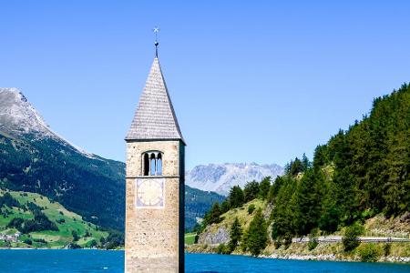 Der Reschenpass zwischen Österreich und Südtirol hat eine Passhöhe von 1.507 Metern. Hier sind Sie als Autofahrer im Glück: ...