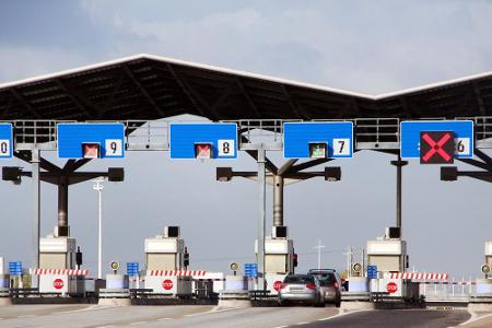 In Portugal will man von Ihnen genau dasselbe wie im Nachbarland Spanien: Geld für die Benutzung der Autobahn. Portugal hat ...