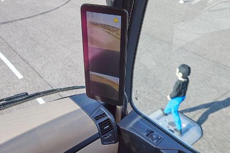 Daimler Abbiegeassistent Notbremsassistent Lkw