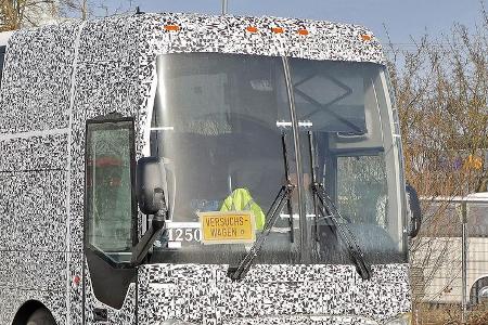 Mercedes Tourismo Reisebus USA Erlkönig