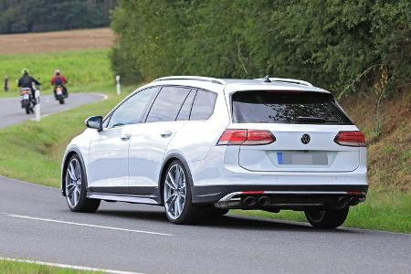 Erlkönig VW Golf Variant R