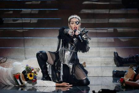 Jack Sparrow? Nein, Madonna! Die Queen of Pop präsentierte in Tel Aviv ihren Klassiker 