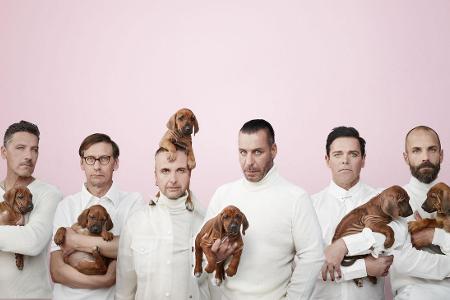 Ihre heimischen Fans dürfen sich freuen: Rammstein werden offensichtlich auch 2020 einige Konzerte in Deutschland spielen.