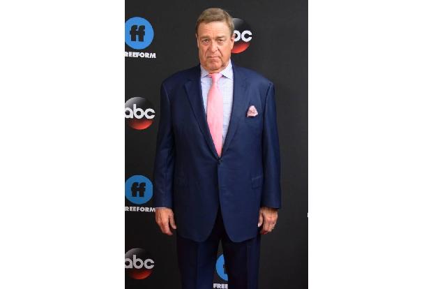 ...John Goodman hat sich noch nicht zu dem Text-Ausfall seiner guten Freundin Roseanne geäußert. Seit den 80er-Jahren war er...