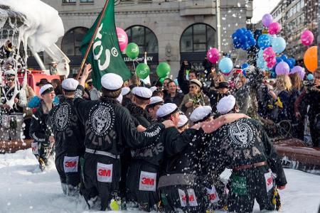 Zugegeben, meist liegt zum Frühlingsanfang noch Schnee im hohen Norden. Die Finnen stört das nicht. Am 1. Mai feiern sie 