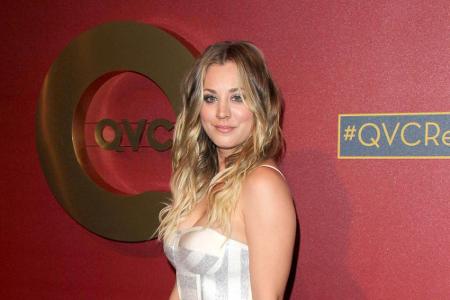 Die langen, blonden Surfer-Girl-Locken von Kaley Cuoco waren neben ihrem kecken Lächeln quasi das Markenzeichen ihrer Rolle ...