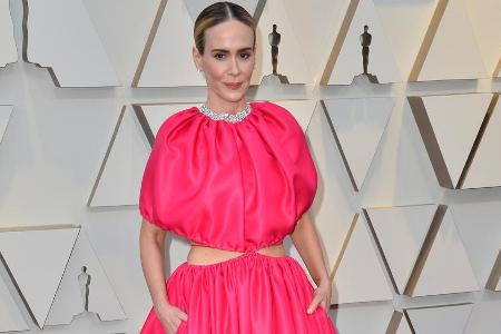 Sarah Paulson vereint zwei Trends in einem Kleid: die Farbe 