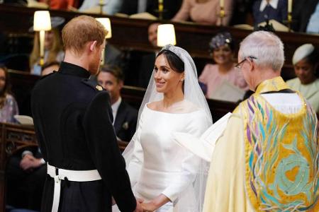 Der Moment der Wahrheit: Aus dem Brautpaar, Prinz Harry und Meghan Markle, wird das Ehepaar, Herzog und Herzogin von Sussex.