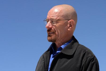 Als aus dem Ruder gelaufener Familienvater, Meth-kochender Walter White in 