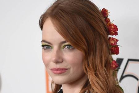 Sie sorgt für Frühlingsgefühle auf dem Roten Teppich: Für die Premiere ihres Films 