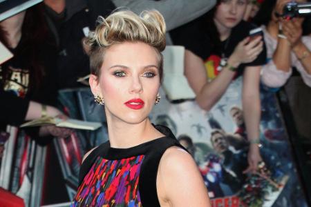 Hollywood-Star Scarlett Johansson ist dem Undercut verfallen. Ihre langen Locken mussten für den schicken Kurzhaarschnitt we...