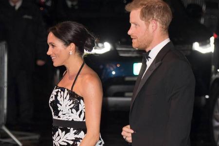 Prinz Harry und seine schwangere Frau Mitte November bei der Royal Variety Performance im Londoner Palladium