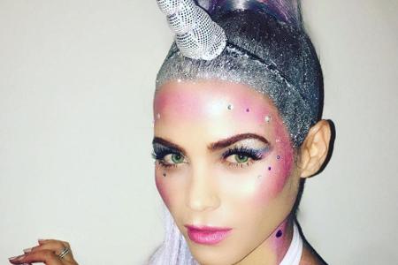 Jenna Dewan (35) setzte auf Fantasie und wurde zum Einhorn. Mit ganz viel Glitzer in den Haaren und pinkem Make-up verwandel...