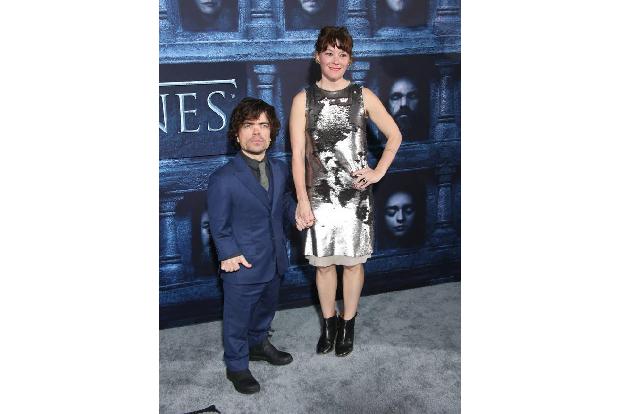 ...ist auch die Ehe von Peter Dinklage (Tyrion Lannister) uns seiner Frau, der Theaterregisseurin Erica Schmidt. Das Paar ha...