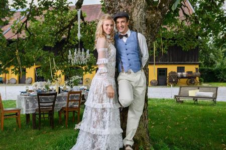 Am Montag gaben sich Alicia (Larissa Marolt) und Victor (Sebastian Fischer), das Traumpaar der 14. Staffel, in einer romanti...