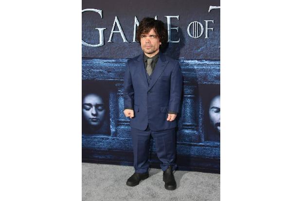 ...Es ist durchaus möglich, dass sich auch Tyrion Lennister als ein Targaryen entpuppt. Wir erinnern uns an Vater Tywins Wor...