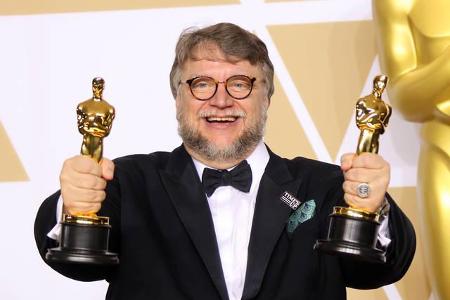 ...del Toro vor allem stolz auf die Trophäen für den besten Film und für ihn als besten Regisseur sein dürfte. Den vierten A...
