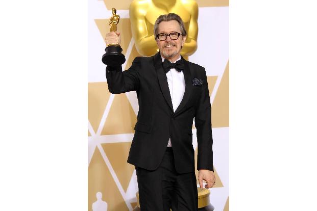 ...freut sich da schon offensichtlicher: Gary Oldman ging dank 'Die dunkelste Stunde' als bester Hauptdarsteller nach Hause....