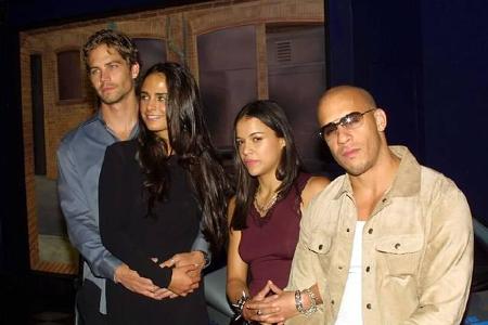 Auf älteren Fotos (wie hier 2007) sah das auch gerne so aus - die beiden verstanden sich blendend, waren aber nie mehr als K...