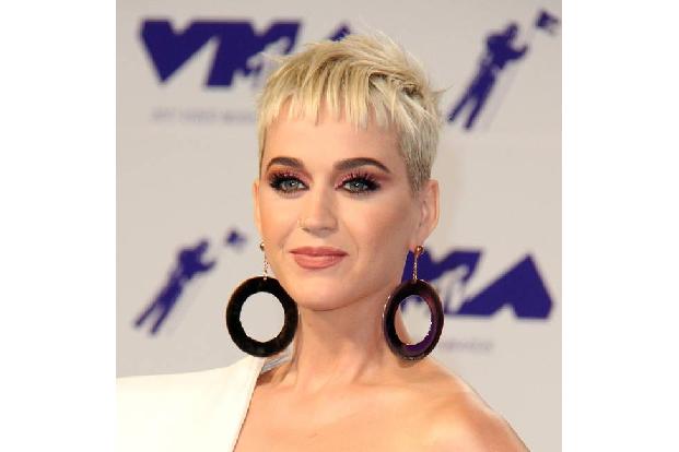 ...Katy Perry war es die Verwechslungsgefahr, als sie sich für einen anderen Namen entschied. Katheryn Elizabeth Hudson, so ...