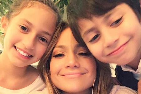 Emme und Max (9) sind die zweieiigen Zwillinge von Jennifer Lopez (47) und ihrem Ex-Mann Marc Anthony (48).