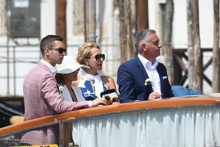 ...auch die schöne Ana, die sich von ihren Eltern Dragana und Miroslav Ivanović begleiten ließ, aber auch von ihrem Bruder M...