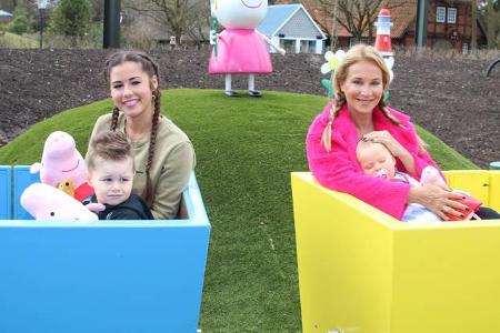 Sarah wurde jung Mama, Caroline erst im gesetzteren Alter. Der Heide Park bietet allerdings etwas für jeden und so ließen es...