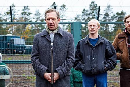 Landrat Schuierer (l.) hat keinen leichten Stand bei Landeregierung und Demonstranten