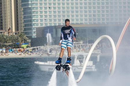 Besonderes Reiseerlebnis: Water Jetpack-Abenteuer in Dubai