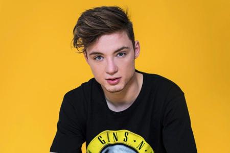 ... darf Zwillingsbruder Heiko Lochmann (18) natürlich auch das Tanzbein schwingen. Der Sieg ist für den YouTuber jedoch nur...