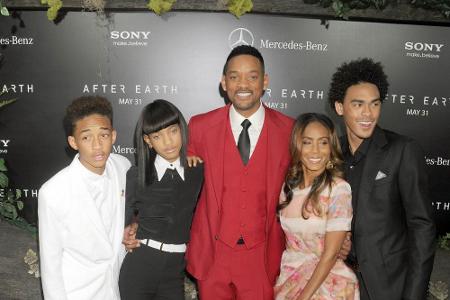 Diese Geschwister profitieren von ihrem berühmten Vater, Will Smith. Jaden (17, l.) und Willow (15, 2.v.l.) spielten schon i...