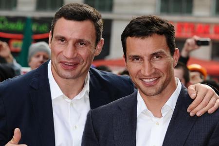 Vitali (44, l.) und Wladimir Klitschko (40) sind erfolgreiche Boxer. Zusammen haben sie 109 siegreiche Kämpfe und nur 6 Nied...
